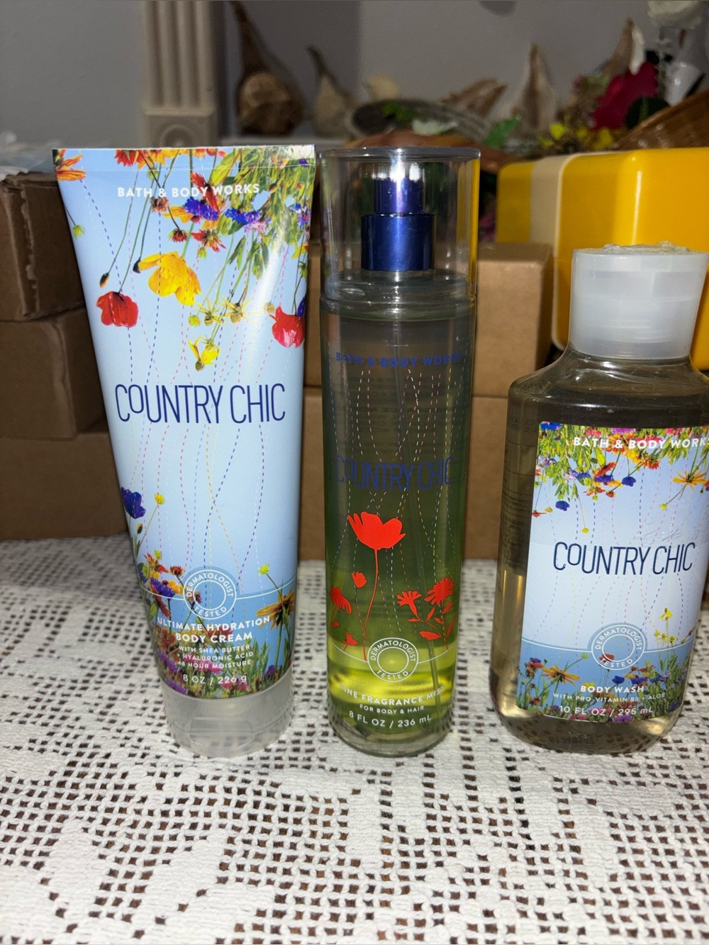 (2026) Bath & Body Works Country Chic Lotion & Fragrance Mist - Light Blue